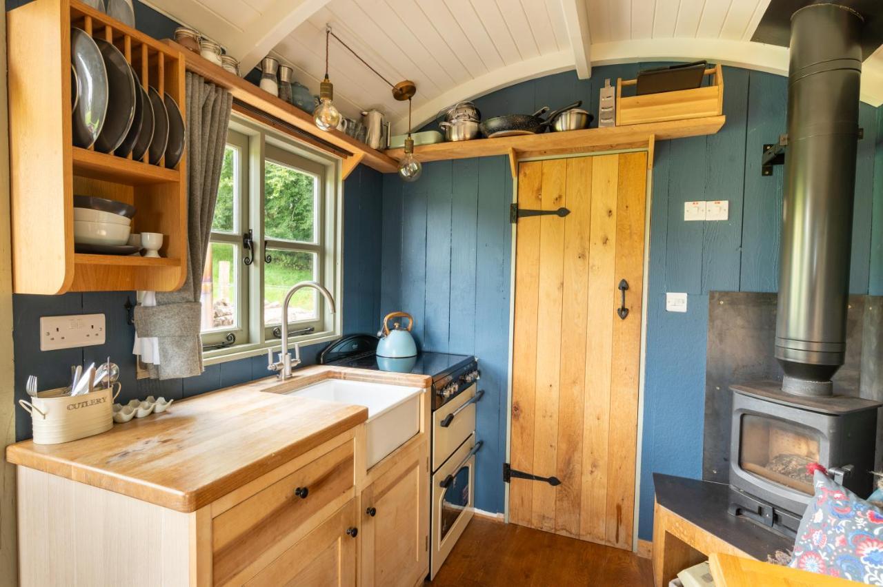 Tilbury Shepherd Huts With Hot Tubs Plus Holiday Cottages West Bagborough Exterior foto