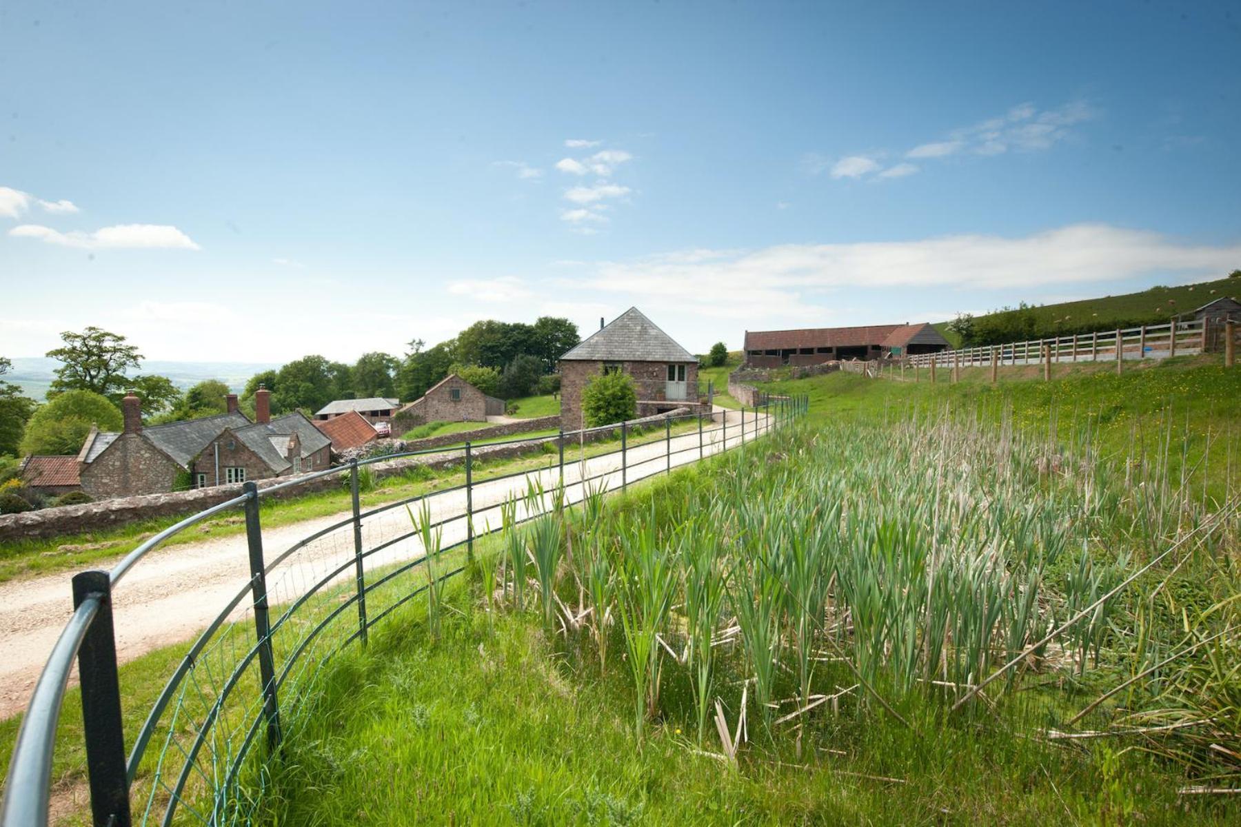 Tilbury Shepherd Huts With Hot Tubs Plus Holiday Cottages West Bagborough Exterior foto